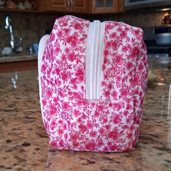 Floral Cosmetic Bag Set of 3, Pink, Blue and Green. NWT. - Picture 7 of 10